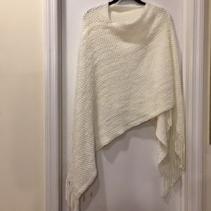 FINAL DAY. BUNDLE & SAVE Beautiful White Poncho